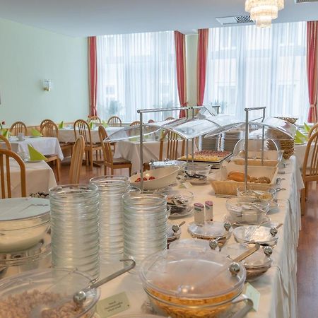 Hotel Kindler 2,0 Self-Check-In ลีโอเบน ภายนอก รูปภาพ