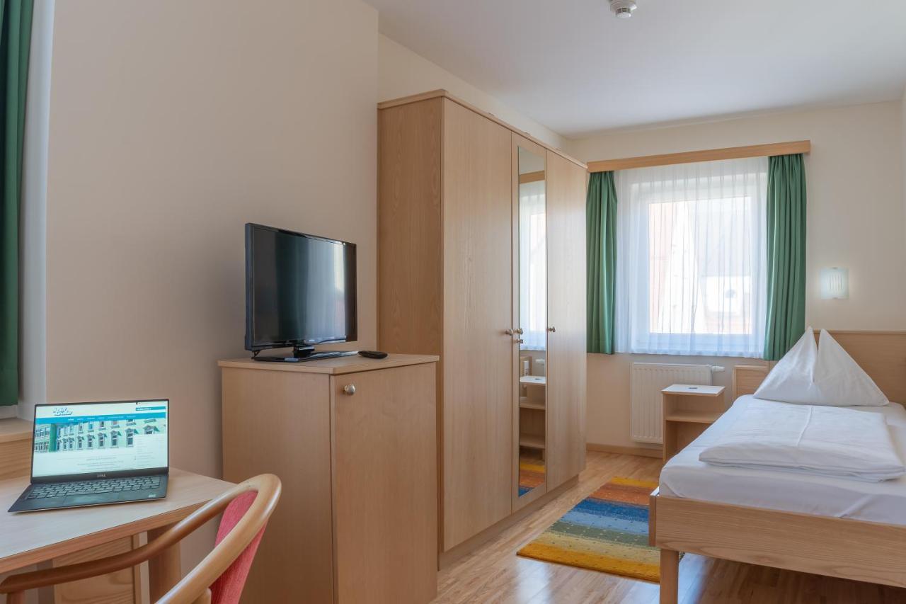 Hotel Kindler 2,0 Self-Check-In ลีโอเบน ภายนอก รูปภาพ
