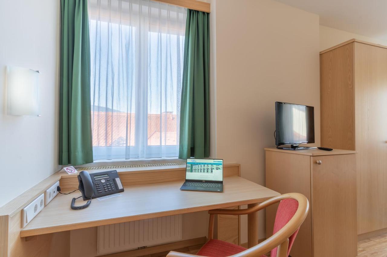 Hotel Kindler 2,0 Self-Check-In ลีโอเบน ภายนอก รูปภาพ