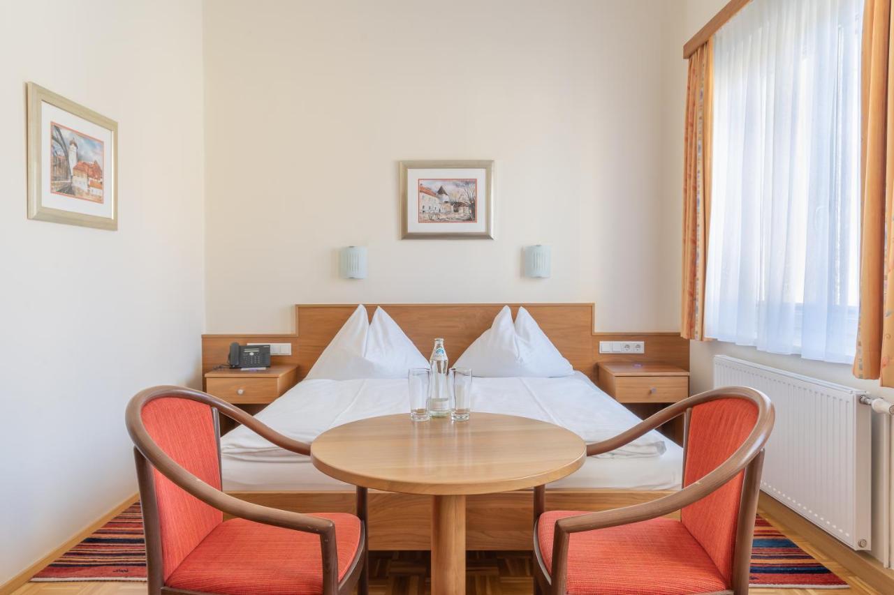 Hotel Kindler 2,0 Self-Check-In ลีโอเบน ภายนอก รูปภาพ