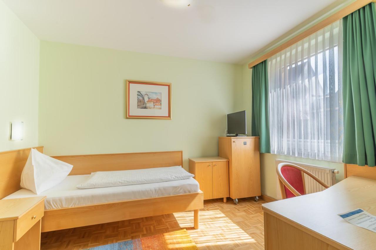Hotel Kindler 2,0 Self-Check-In ลีโอเบน ภายนอก รูปภาพ