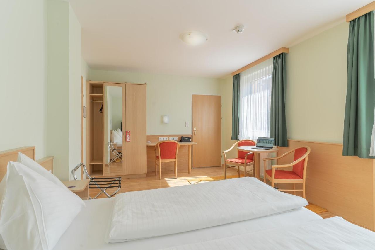 Hotel Kindler 2,0 Self-Check-In ลีโอเบน ภายนอก รูปภาพ