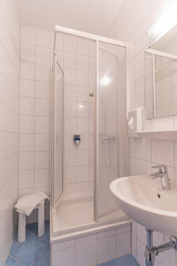 Hotel Kindler 2,0 Self-Check-In ลีโอเบน ภายนอก รูปภาพ