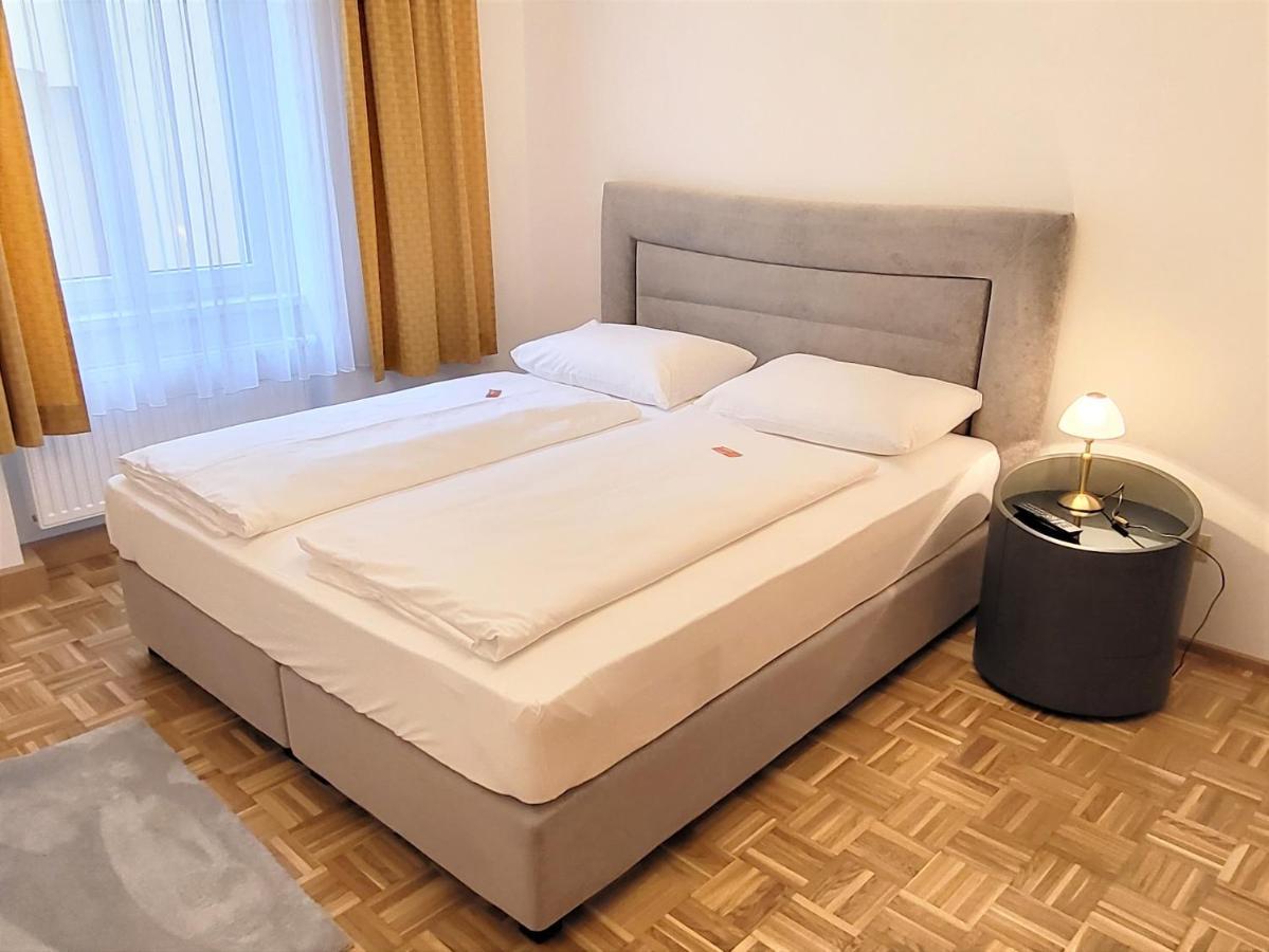 Hotel Kindler 2,0 Self-Check-In ลีโอเบน ภายนอก รูปภาพ