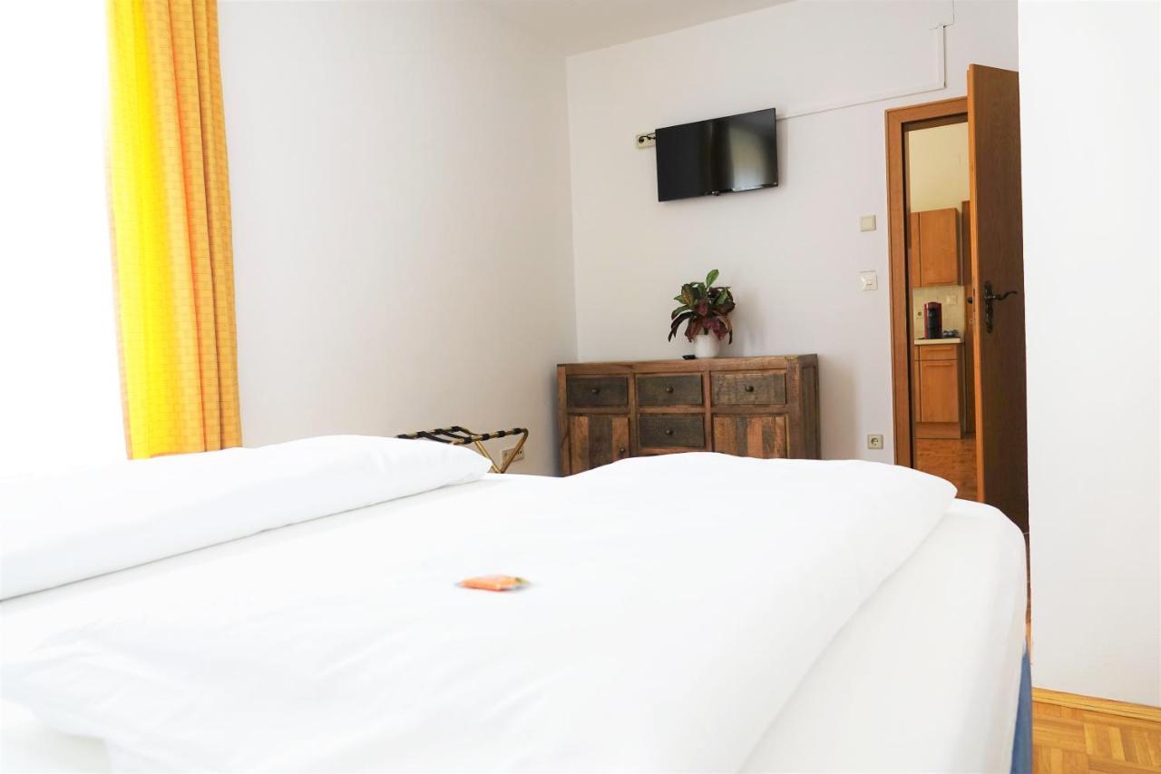 Hotel Kindler 2,0 Self-Check-In ลีโอเบน ภายนอก รูปภาพ