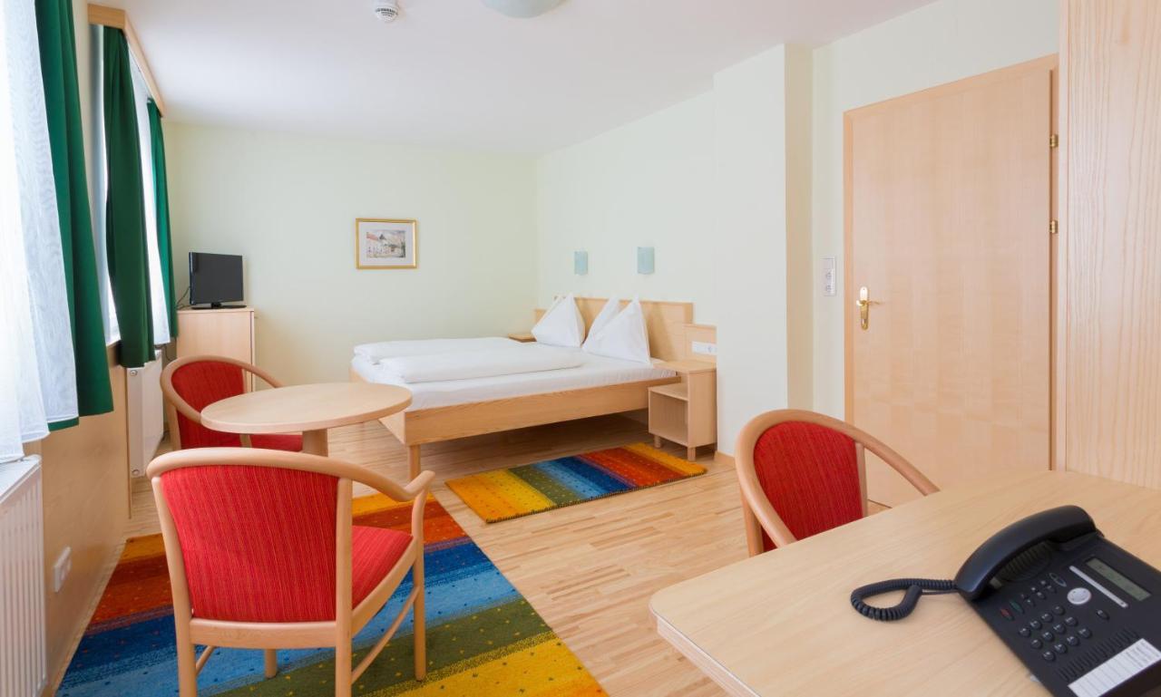 Hotel Kindler 2,0 Self-Check-In ลีโอเบน ภายนอก รูปภาพ
