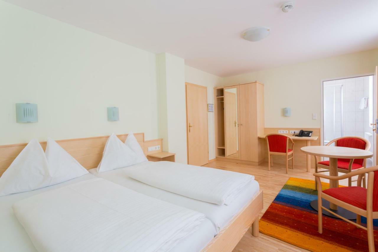 Hotel Kindler 2,0 Self-Check-In ลีโอเบน ภายนอก รูปภาพ
